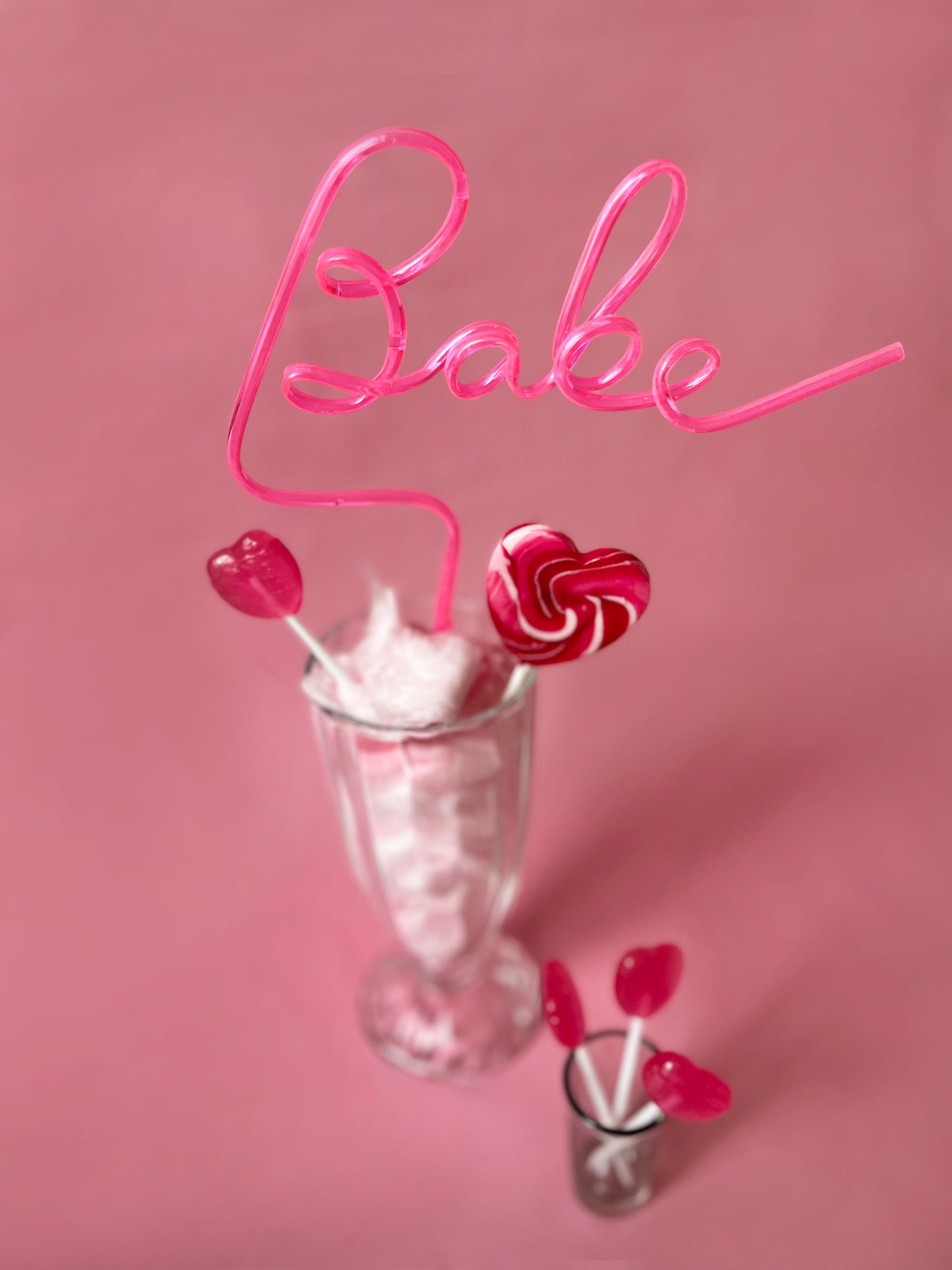 Vidám 'Babe' feliratos szívószál partykhoz